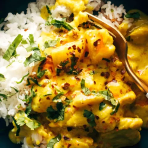 Best Thai yellow chicken curry with potatoes